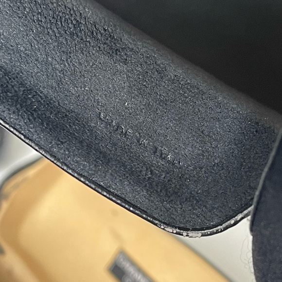 Preloved CHANEL Sunglasses Case CC Chain - Picture 5 of 8